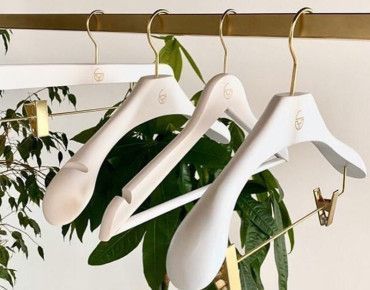 Why choose wooden hangers?