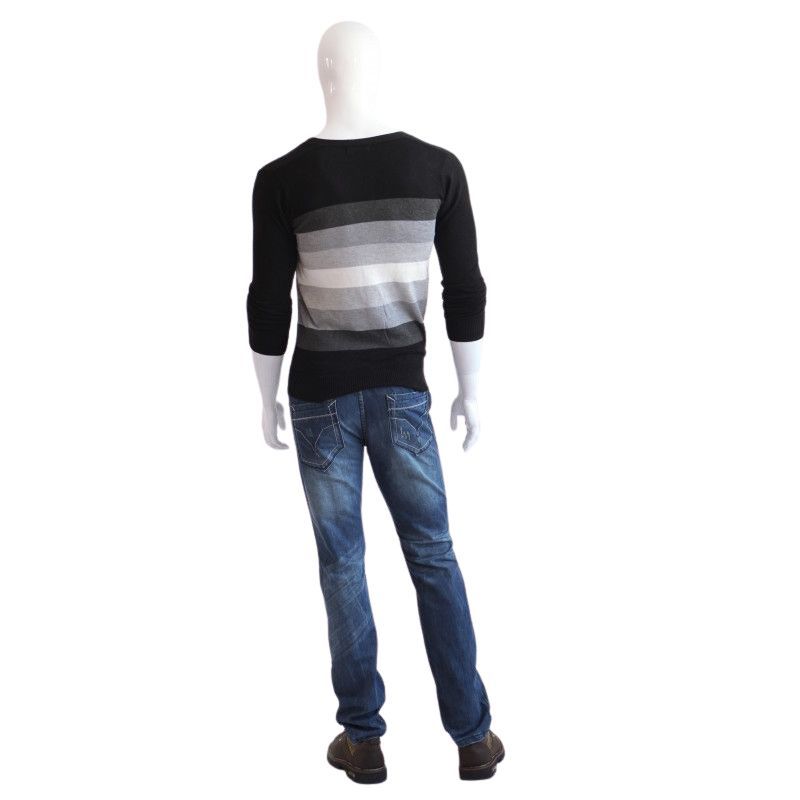 Image 4 : Sport white mannequin standing position ...
